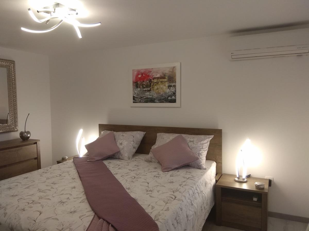 Apartments And Rooms Lea Бол Экстерьер фото