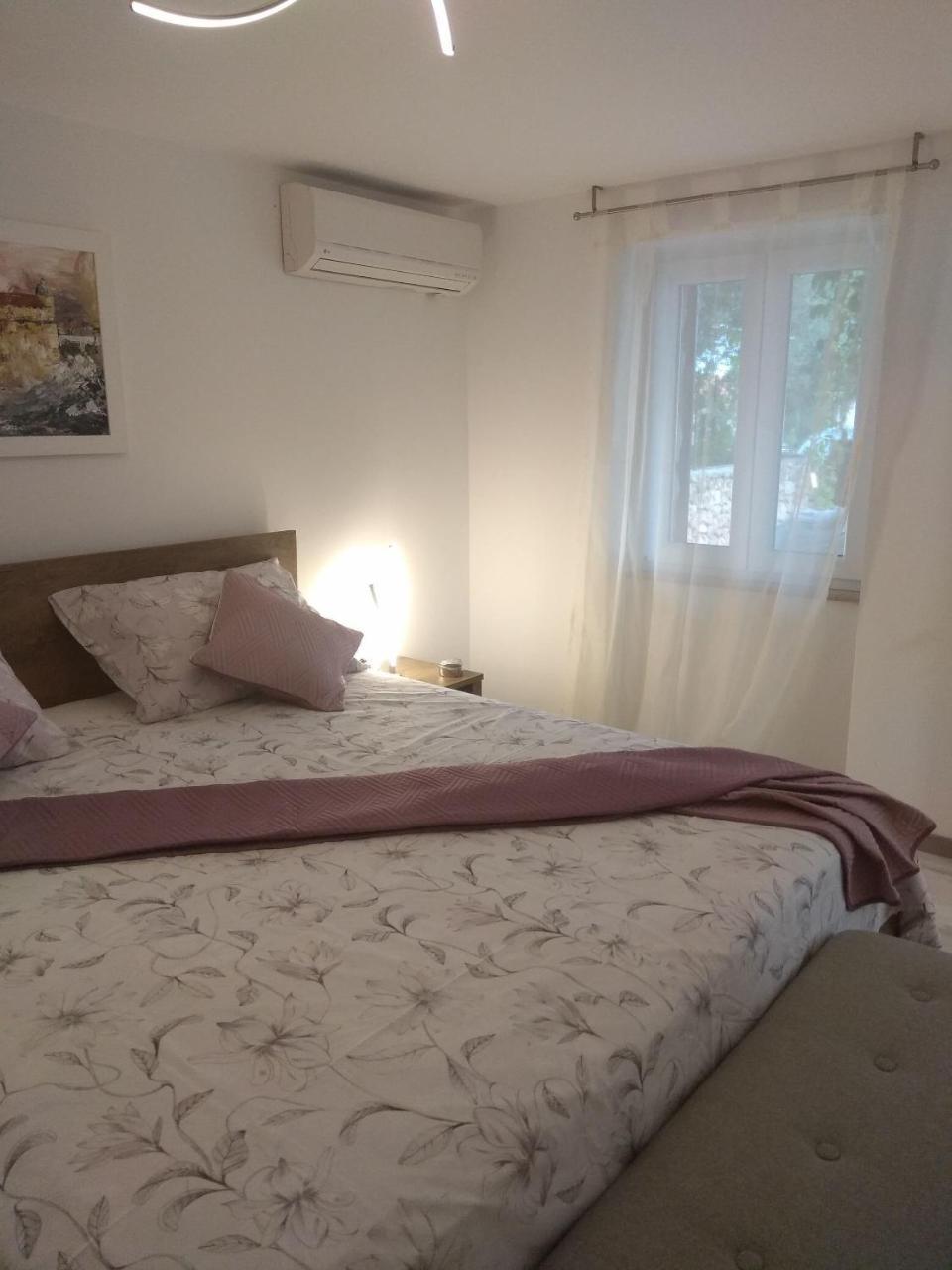 Apartments And Rooms Lea Бол Экстерьер фото